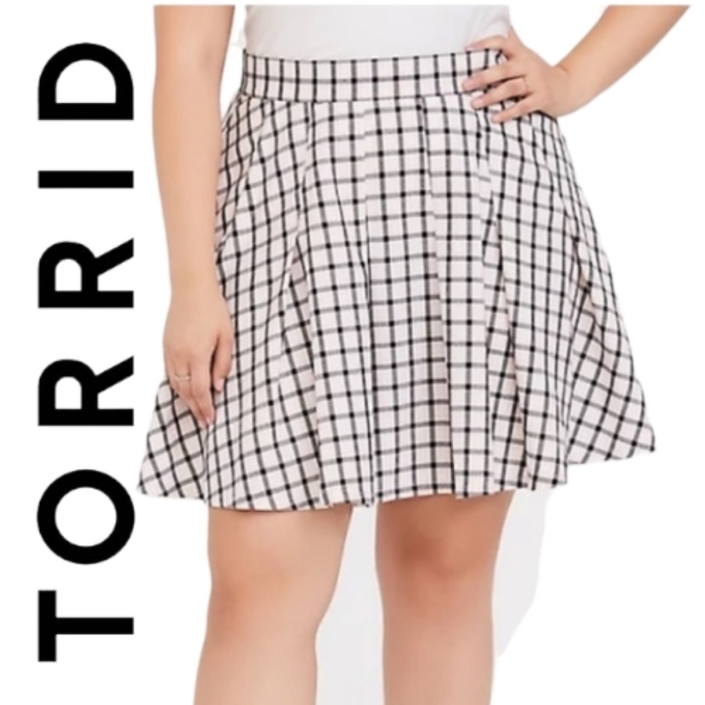 Torrid Retro Pleated Skater Style Pink Black Off White Plaid Skirt Y2K